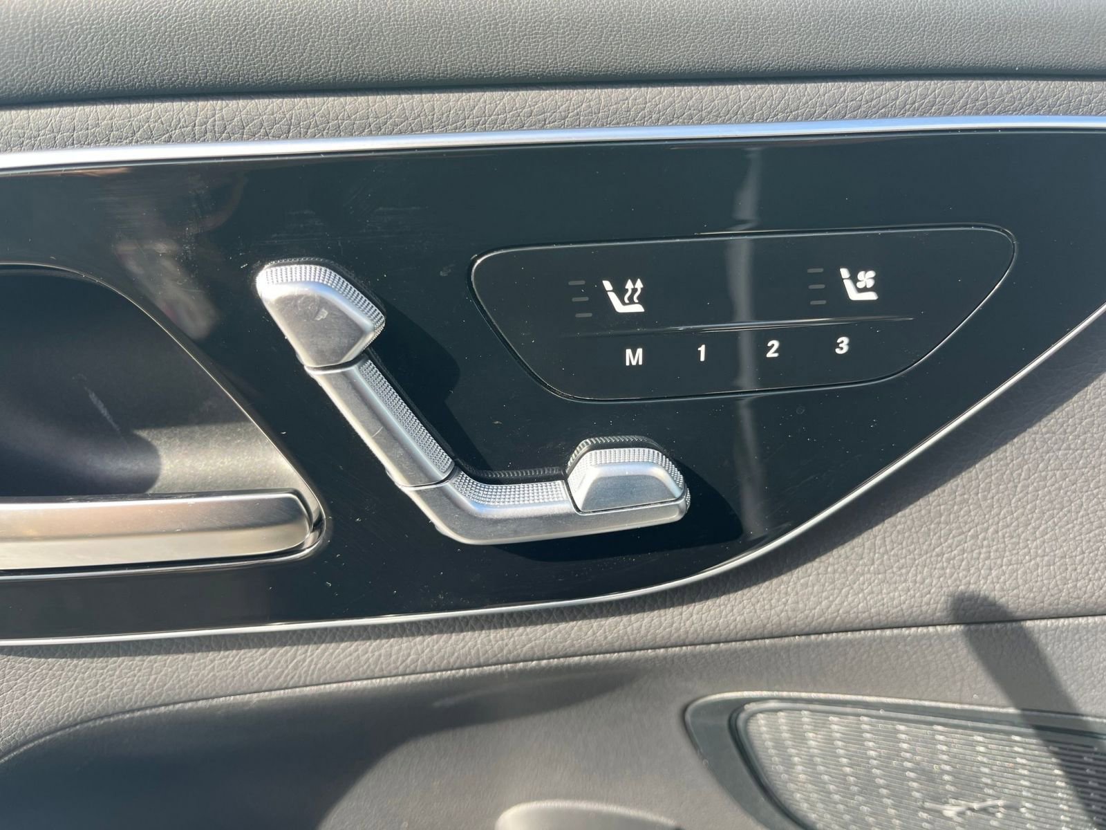 Used 2024 Mercedes-Benz GLC 300 image 22