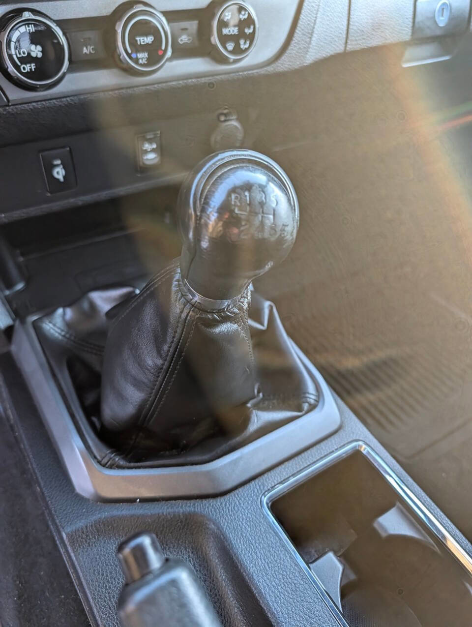 Used 2017 Toyota Tacoma TRD Sport w/ Tow Package image 23