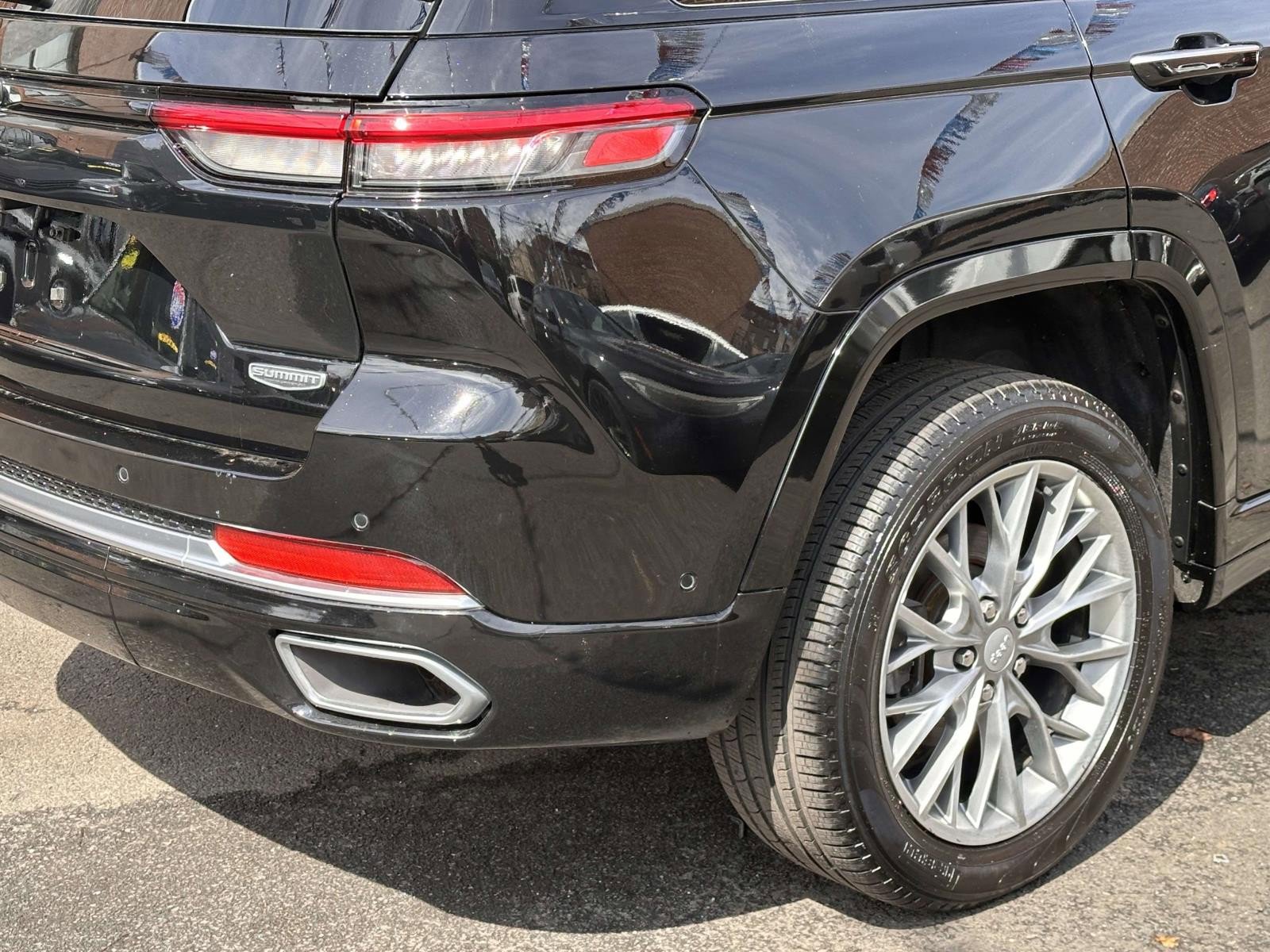 Used 2022 Jeep Grand Cherokee Summit w/ Adv Protech Group IV image 11