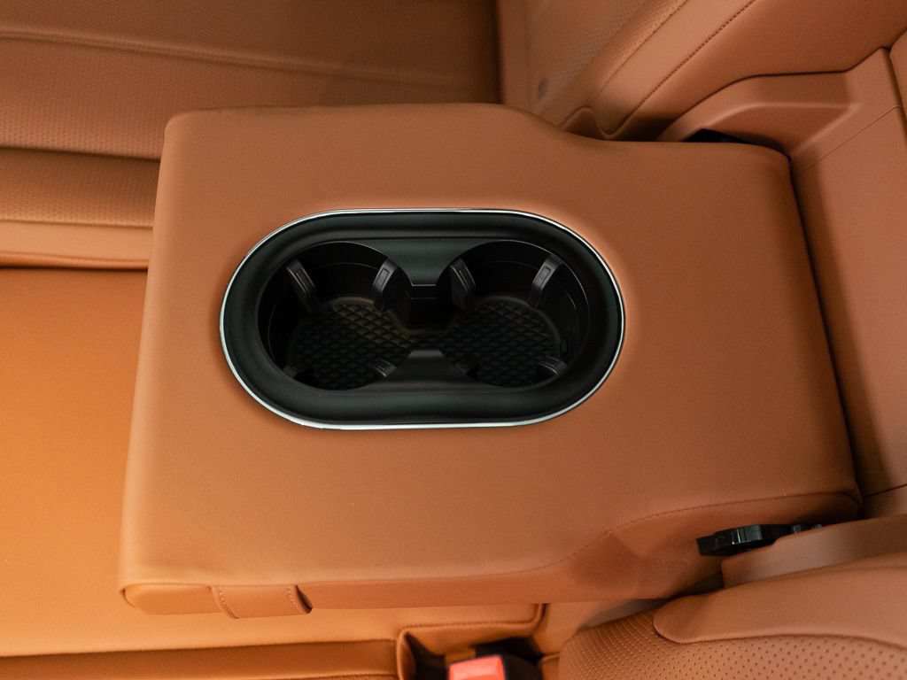 Certified 2022 Bentley Bentayga AWD/4WD image 26