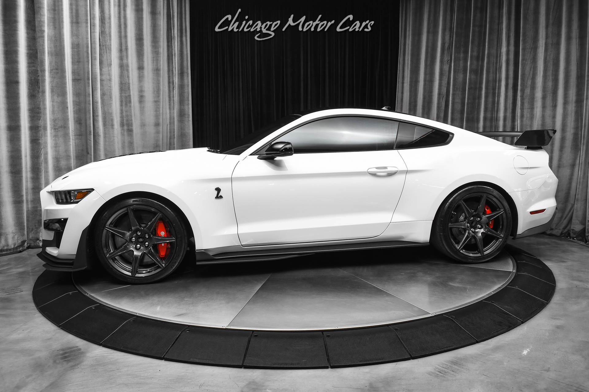 Used 2022 Ford Mustang Shelby GT500 w/ Carbon Fiber Track Pack RWD image 1