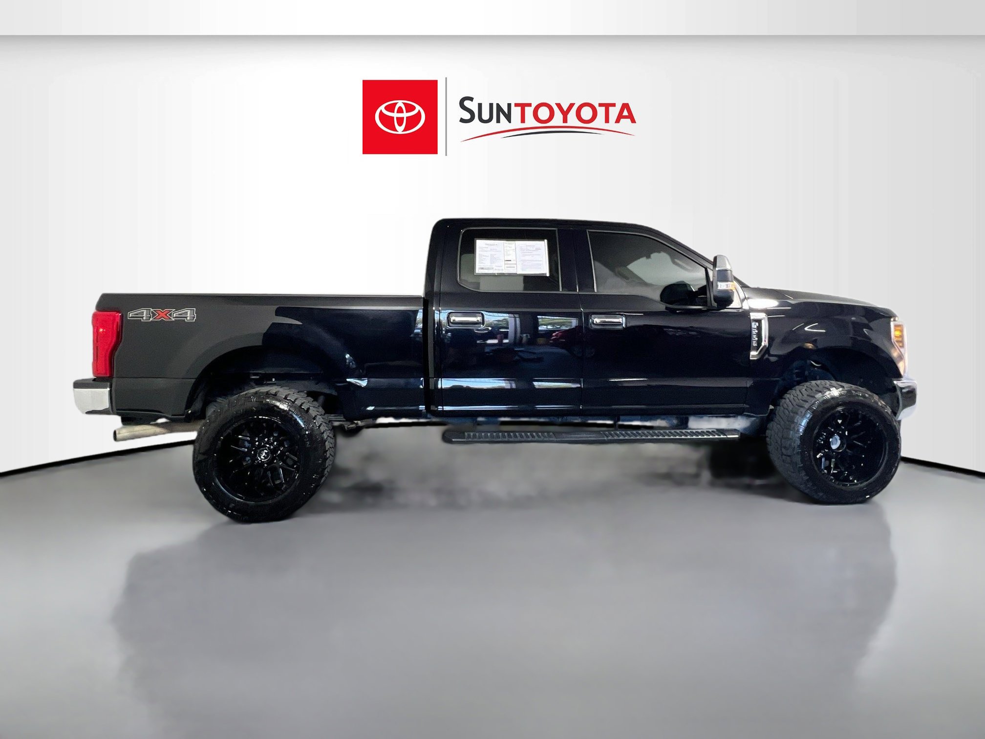 Used 2019 Ford F250 XLT image 2