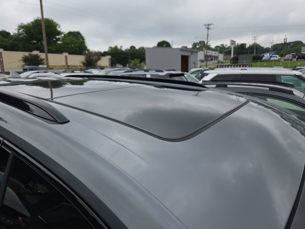 Used 2021 Cadillac XT6 Sport w/ LPO, Floor Liner Package AWD/4WD image 3