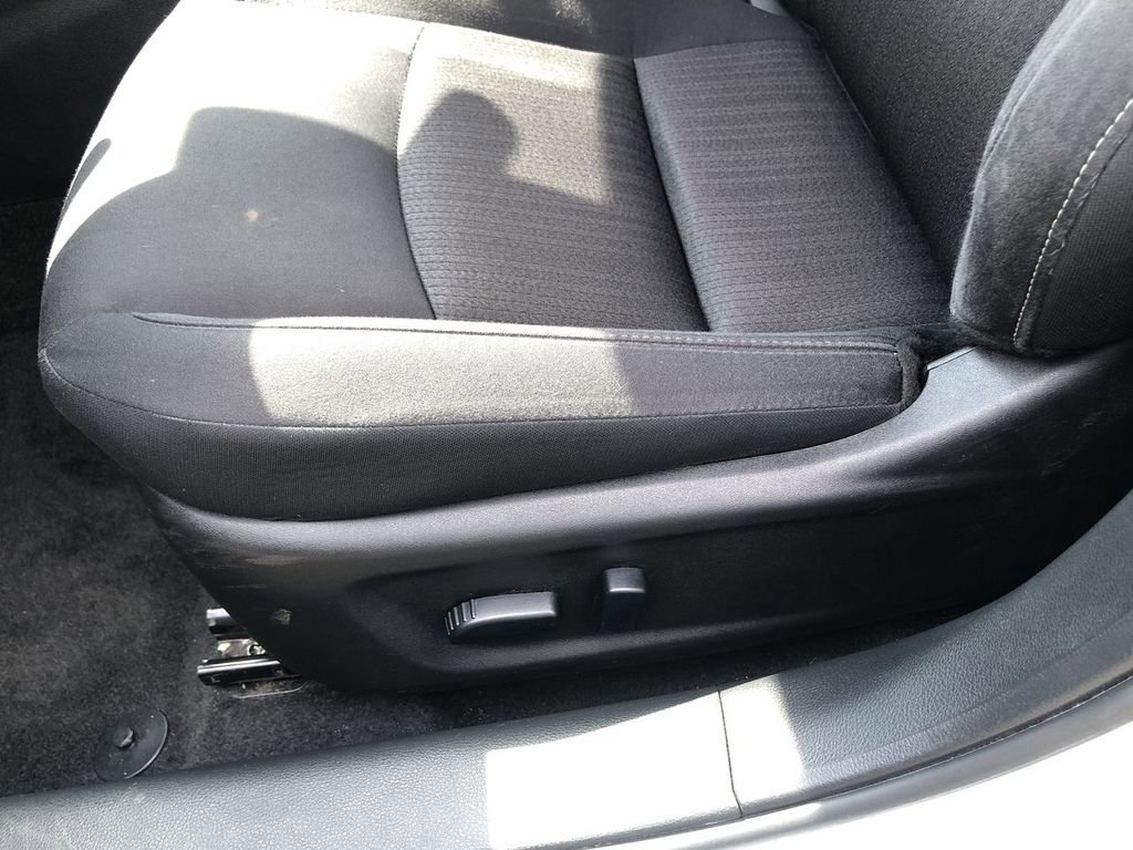 Used 2025 Nissan Altima 2.5 SV FWD image 15