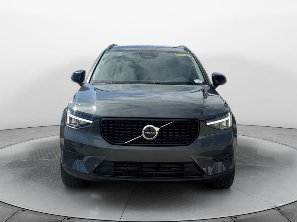 New 2026 Volvo XC40 B4 Core w/ Protection Package Premier FWD image 2