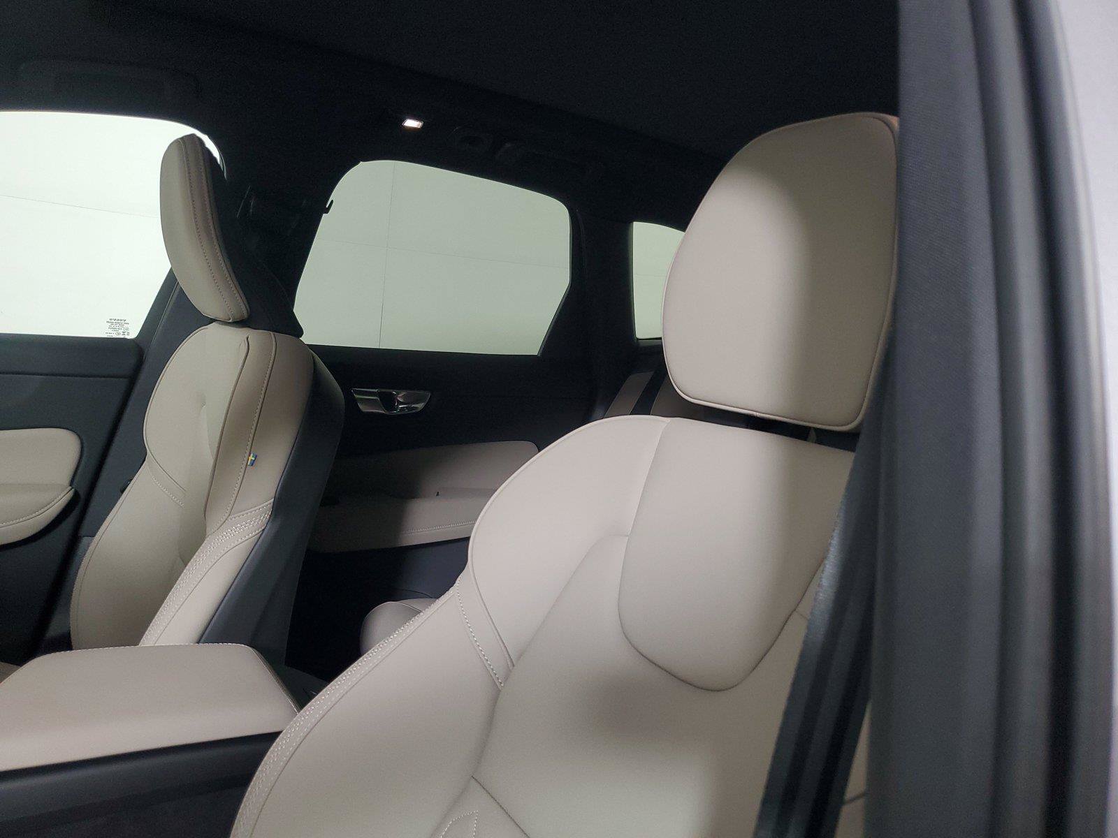 New 2027 Volvo XC60 B5 Core AWD/4WD image 23