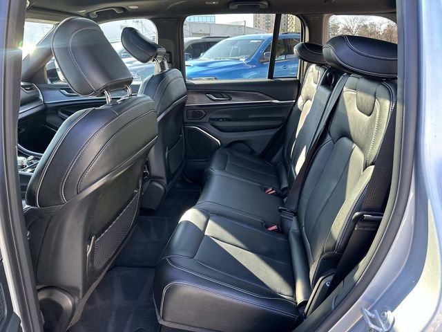 Used 2023 Jeep Grand Cherokee Overland image 15