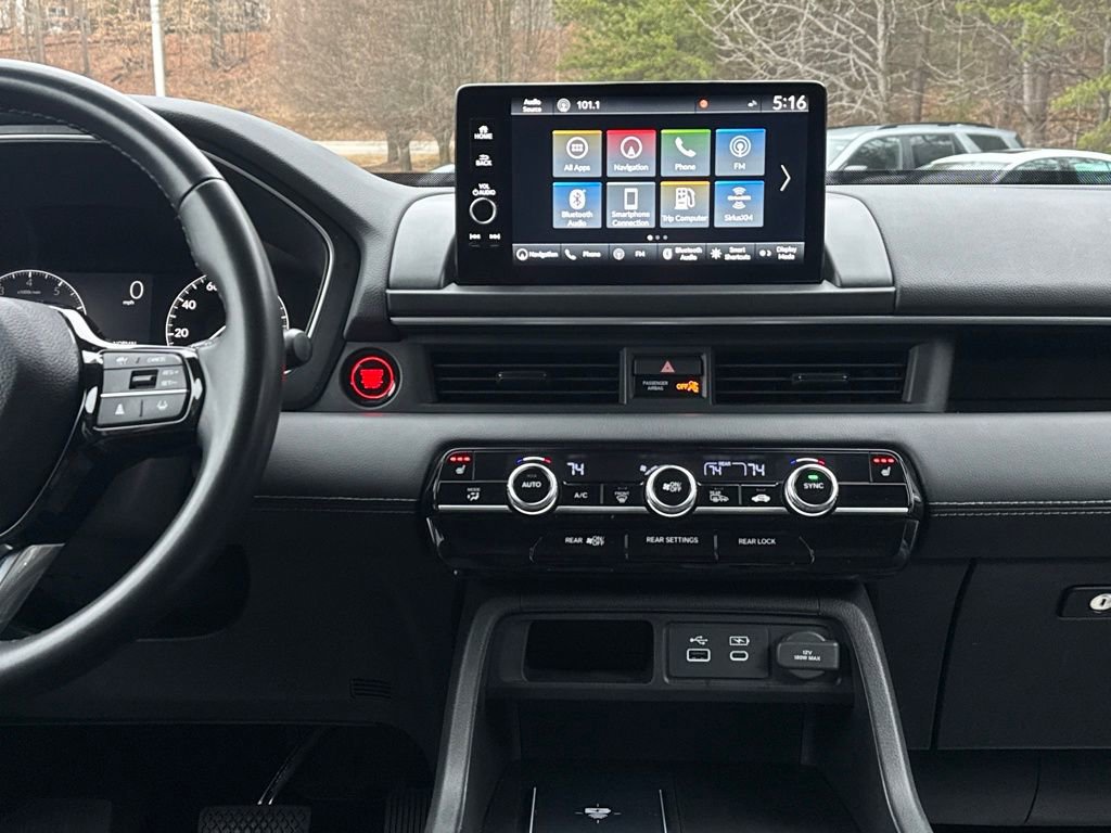 Used 2024 Honda Pilot Touring image 20