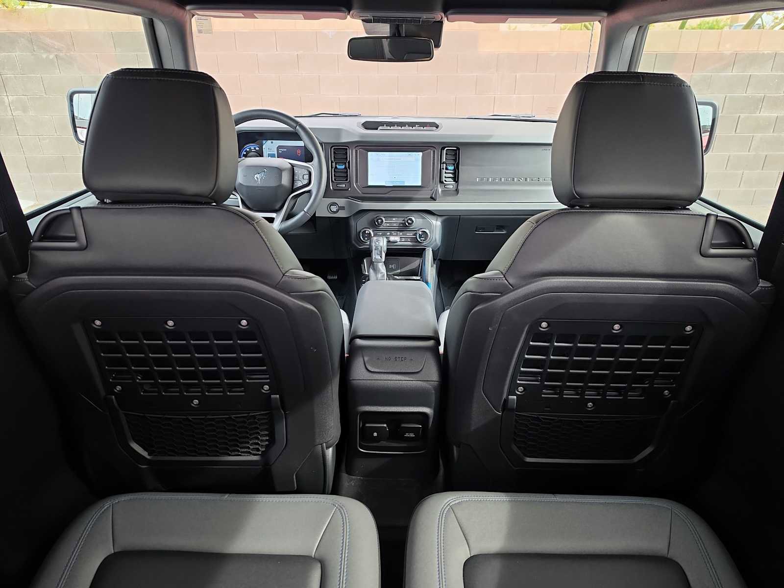 Used 2022 Ford Bronco Black Diamond w/ Sasquatch Package image 16