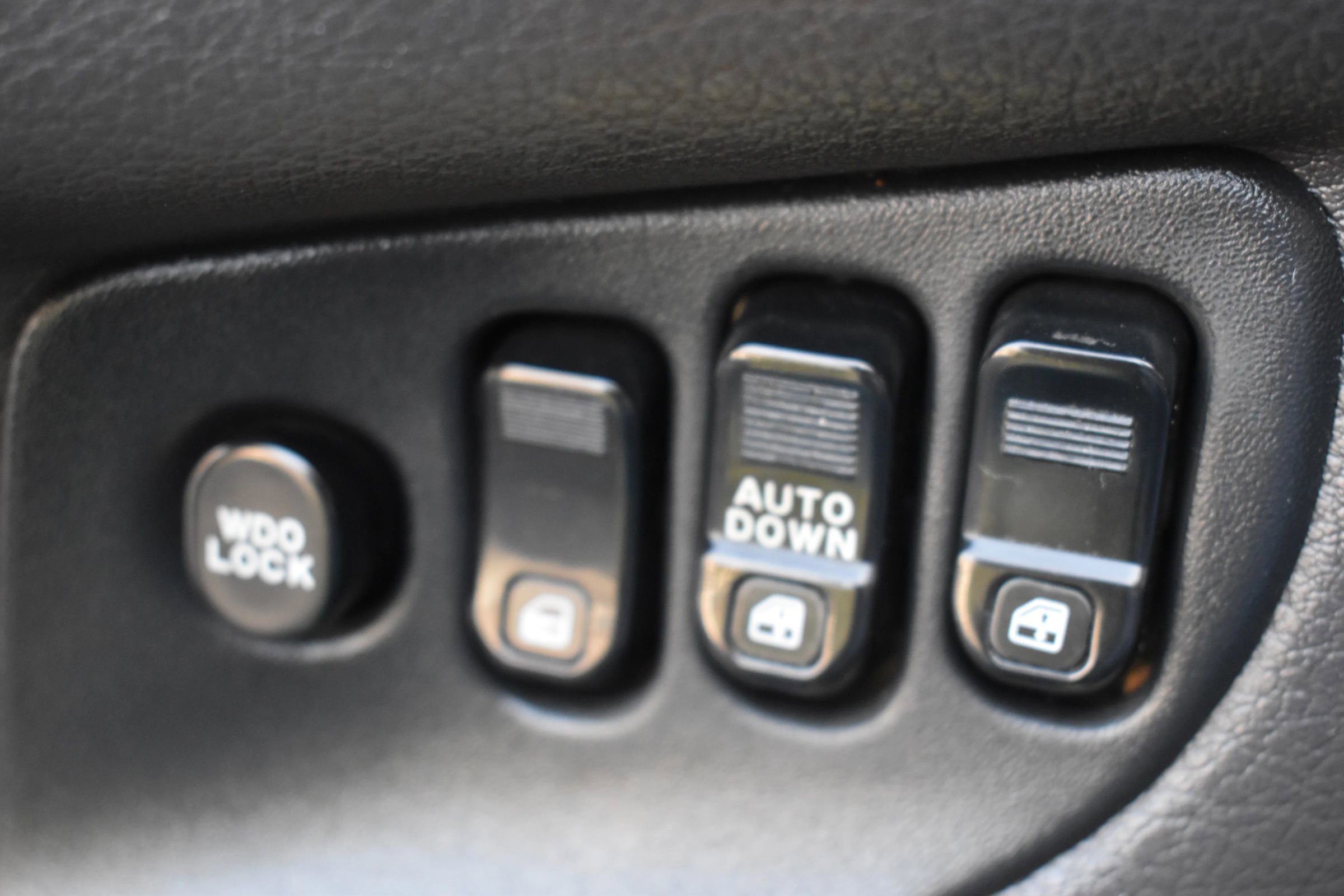 Used 1994 Mitsubishi 3000GT SL image 35