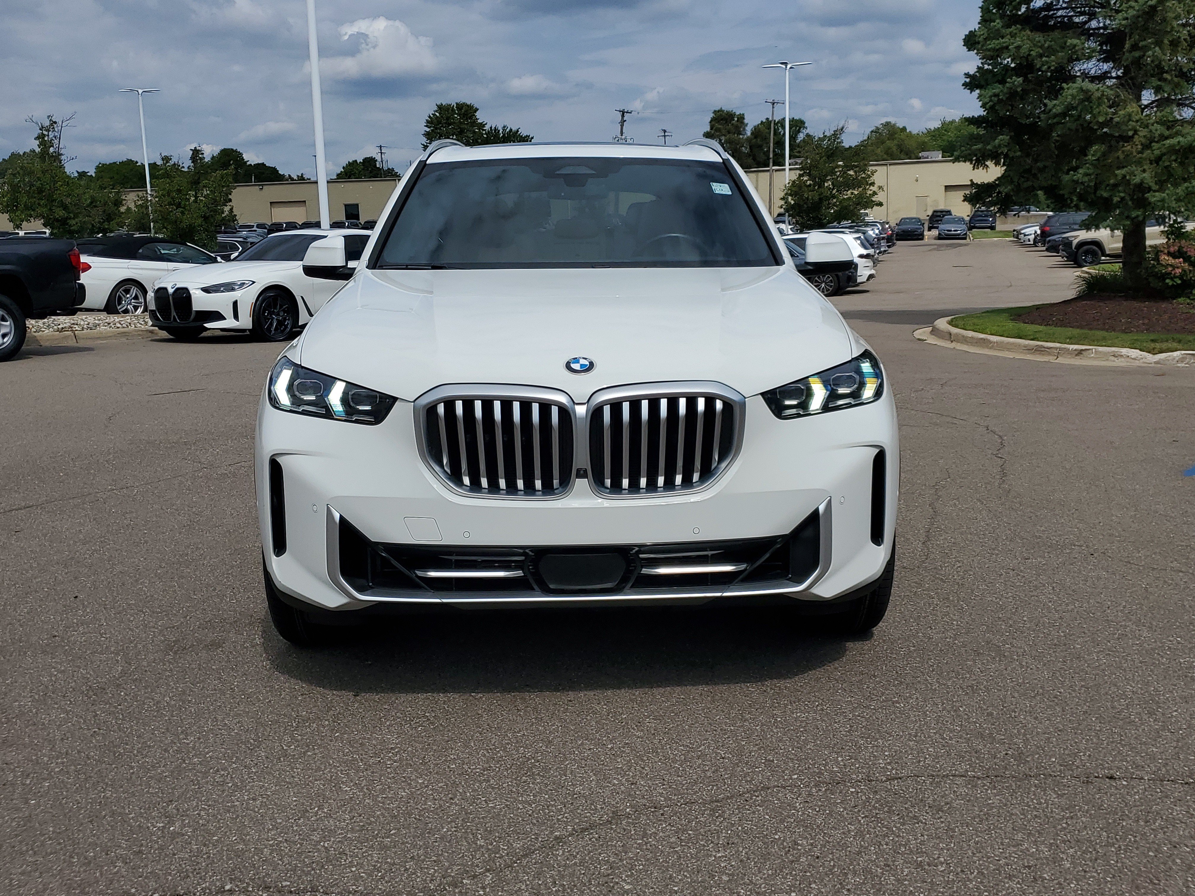 Certified 2025 BMW X5 xDrive40i w/ Premium Package AWD/4WD image 8