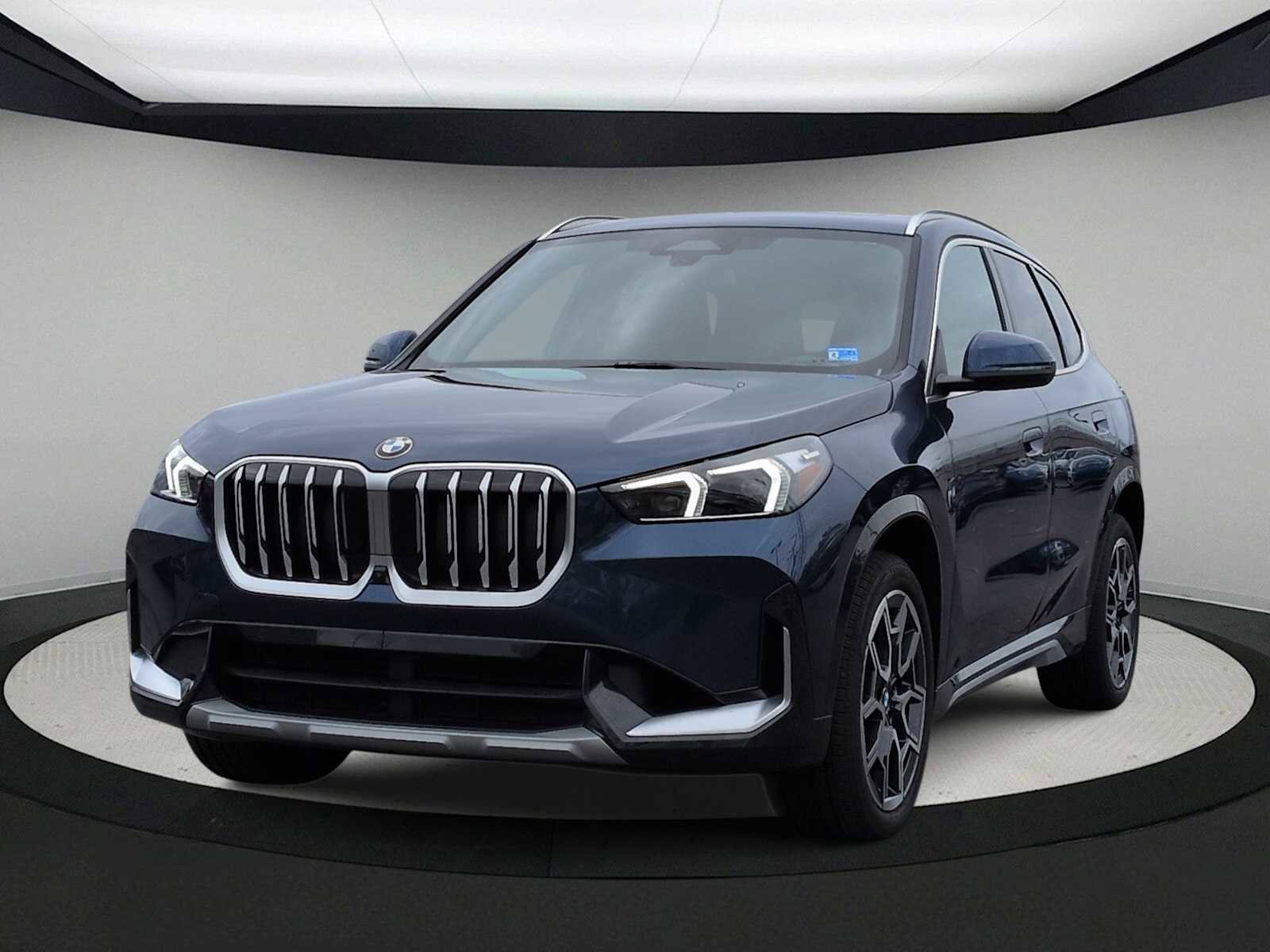 Used 2025 BMW X1 xDrive28i w/ Technology Package AWD/4WD image 4
