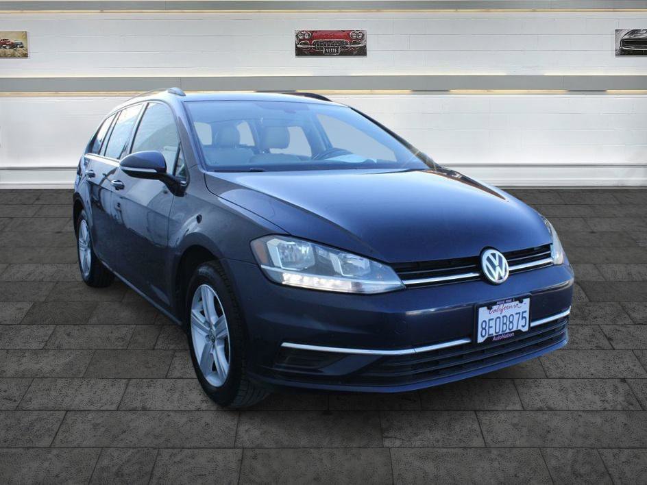 Used 2018 Volkswagen Golf SE image 1