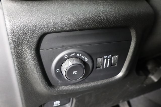 Used 2022 Jeep Grand Cherokee Limited AWD/4WD image 23