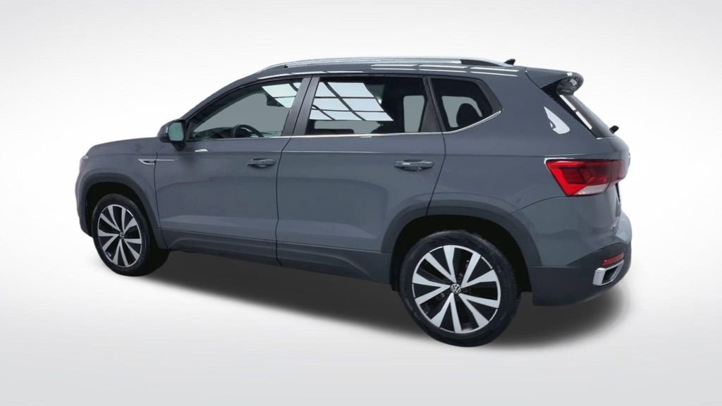 Used 2022 Volkswagen Taos SE w/ Driver Assistance Package AWD/4WD image 22
