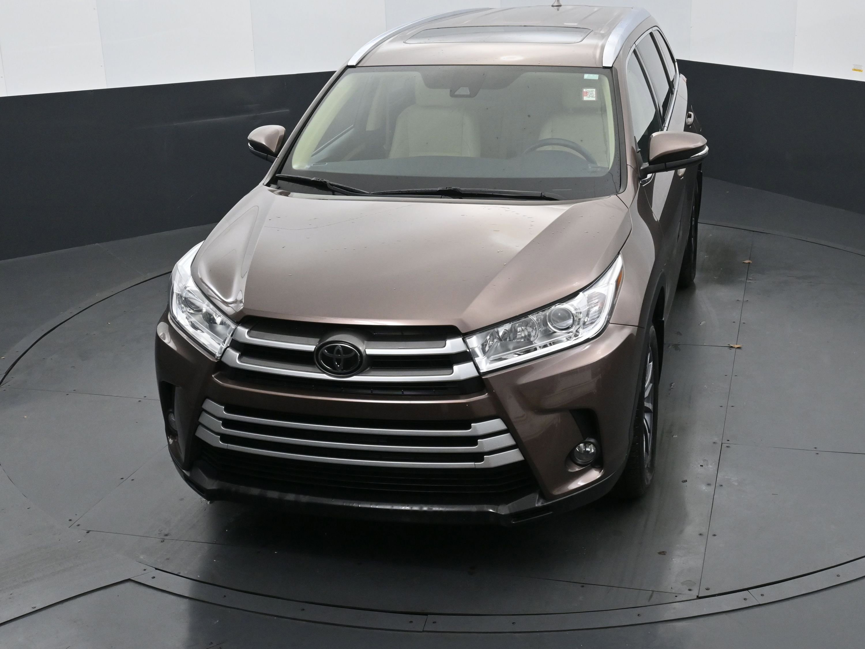 Used 2018 Toyota Highlander XLE image 27