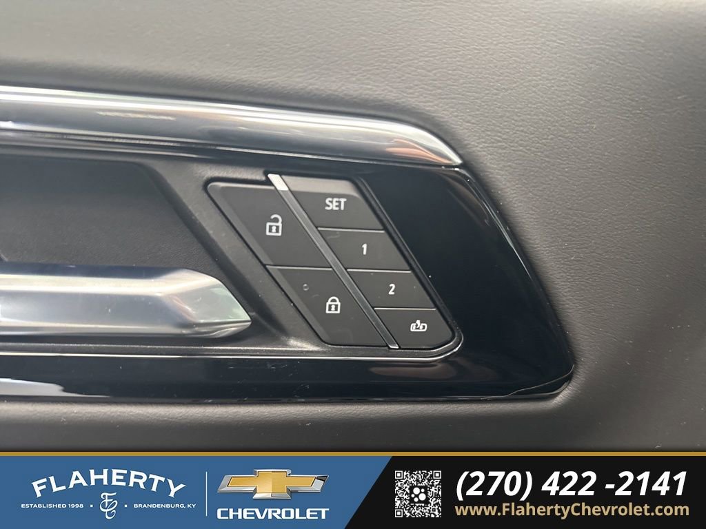 Used 2025 Chevrolet Suburban Z71 w/ Comfort Package image 20