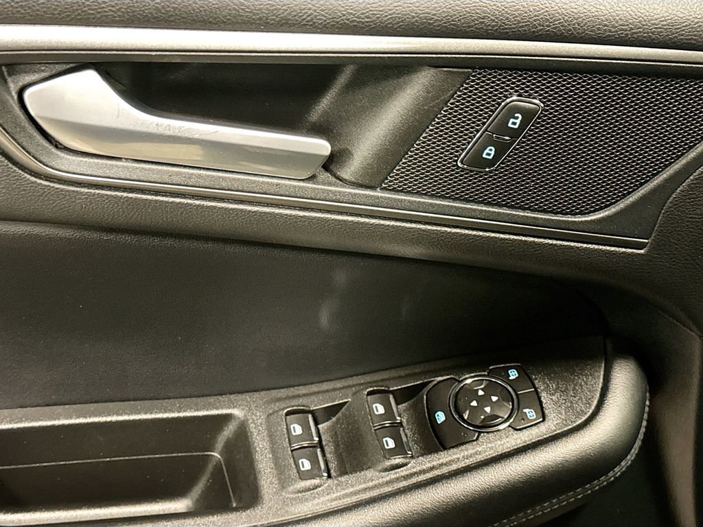 Used 2022 Ford Edge SE image 19