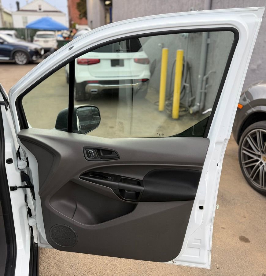 Used 2022 Ford Transit Connect XL image 30