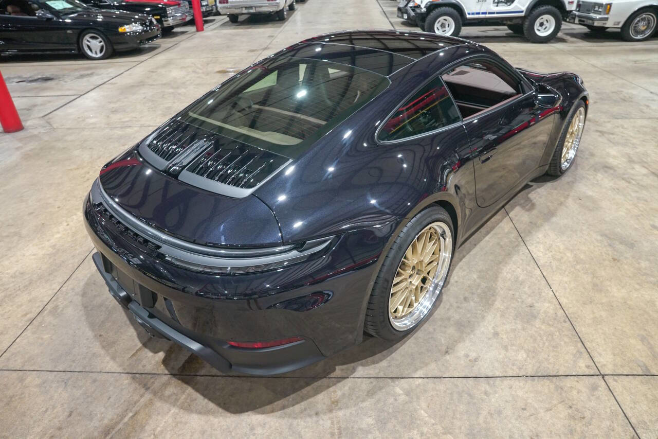 Used 2025 Porsche 911 GTS image 17