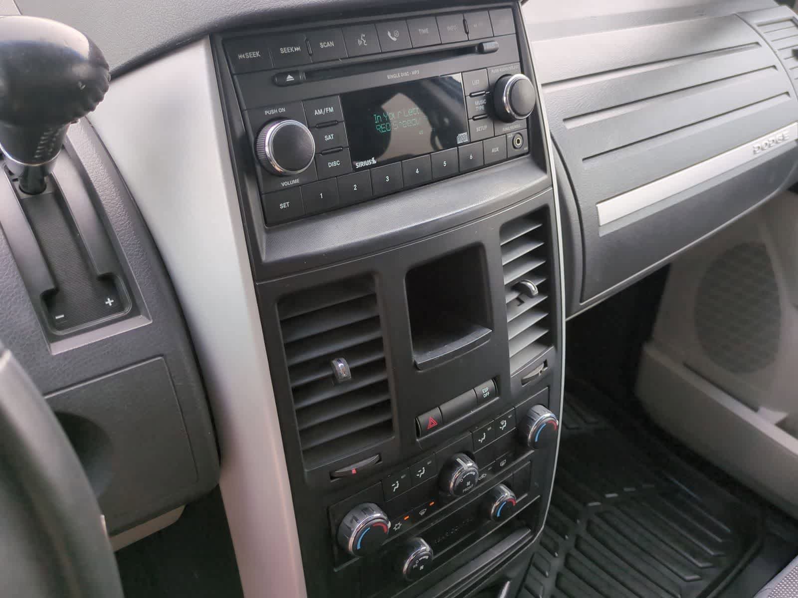 Used 2008 Dodge Grand Caravan SXT FWD image 25
