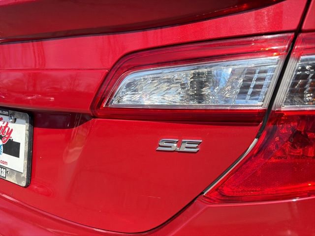 Used 2014 Toyota Camry SE image 7