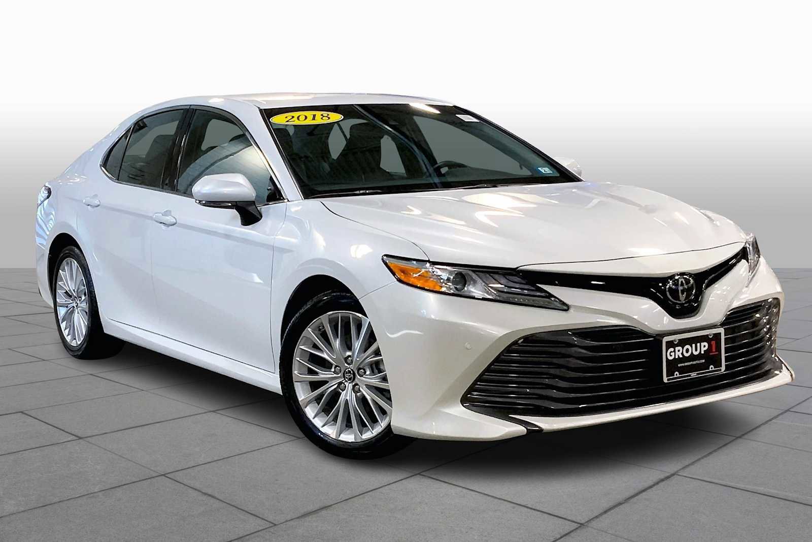 Used 2018 Toyota Camry XLE image 2