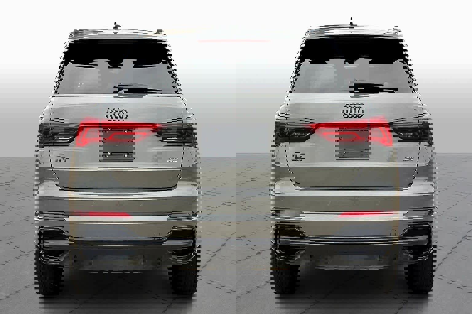 Used 2022 Audi Q3 2.0T Premium Plus w/ Premium Plus Package image 4