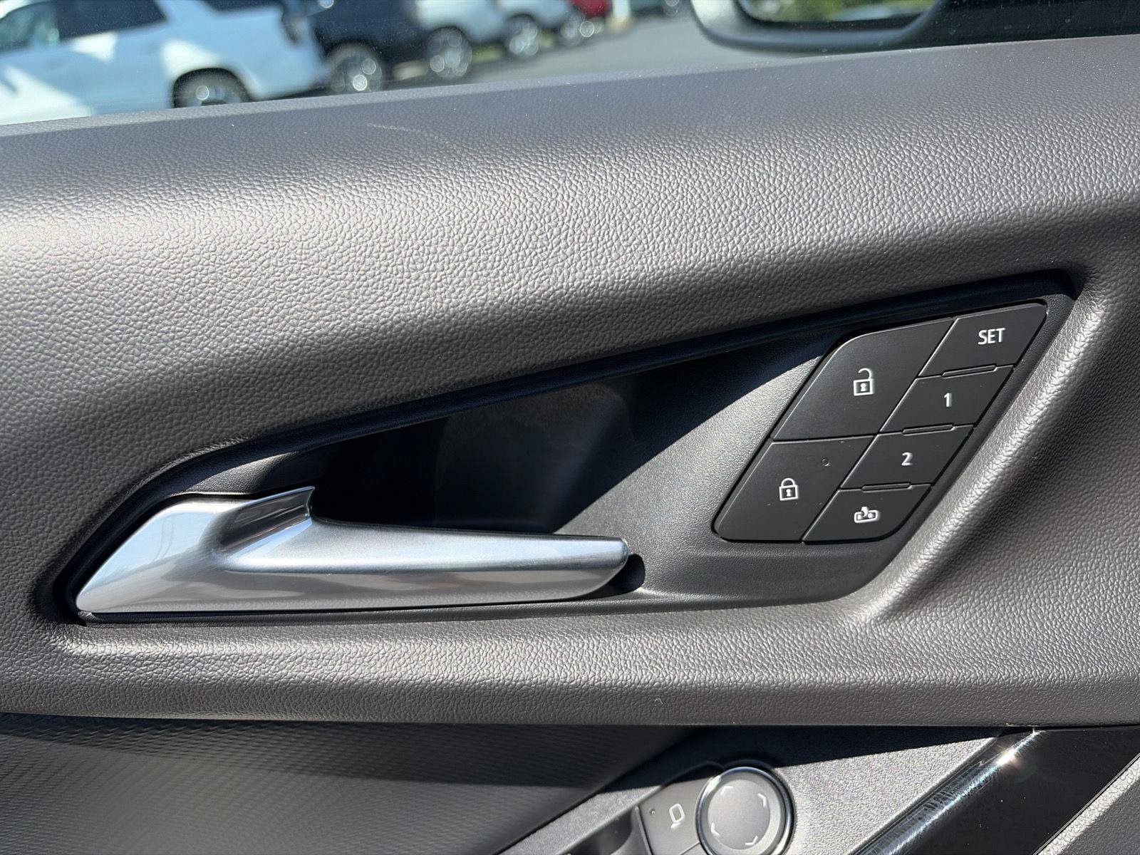 New 2027 Chevrolet Equinox RS w/ Safety and Technology Package AWD/4WD image 19