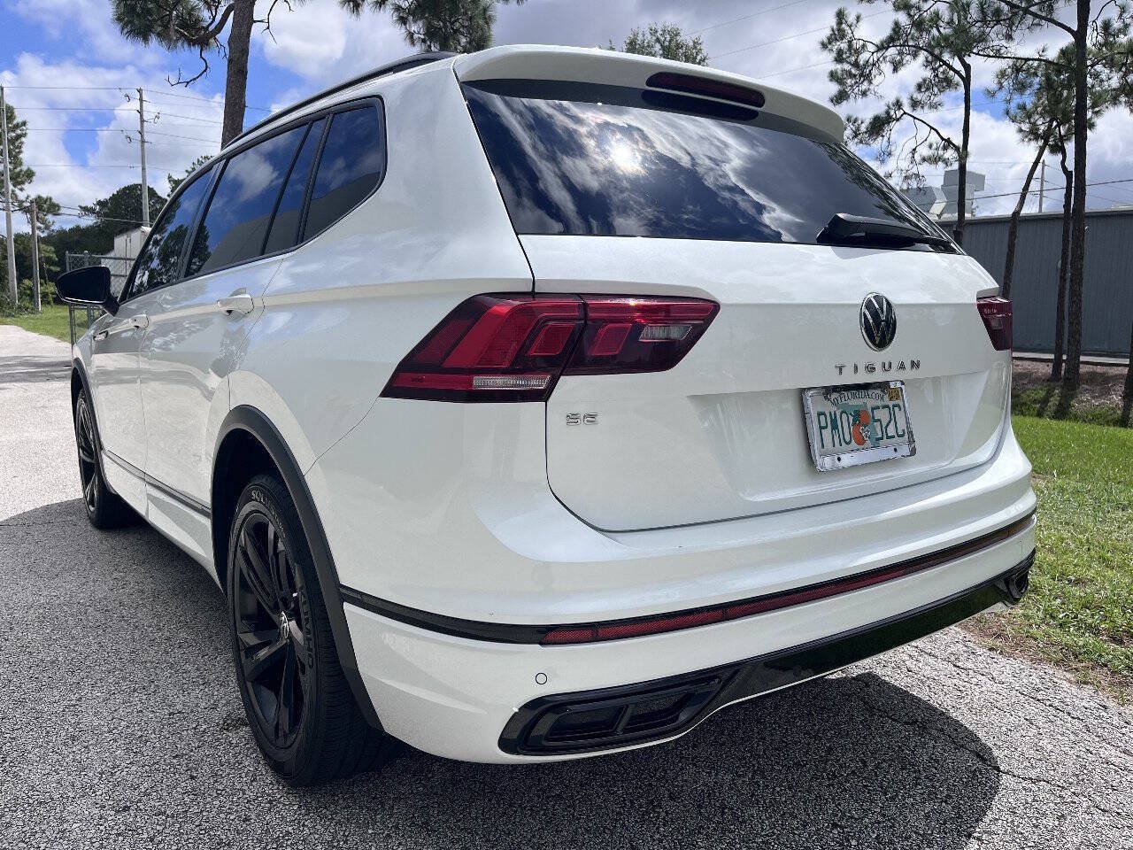 Used 2023 Volkswagen Tiguan SE R-Line FWD image 6