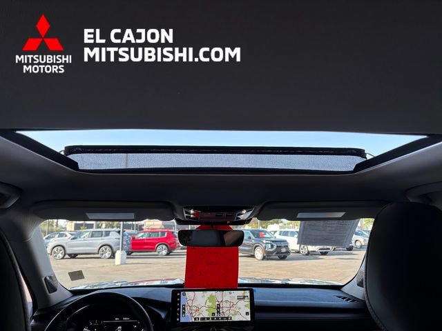Used 2025 Mitsubishi Outlander SE image 24