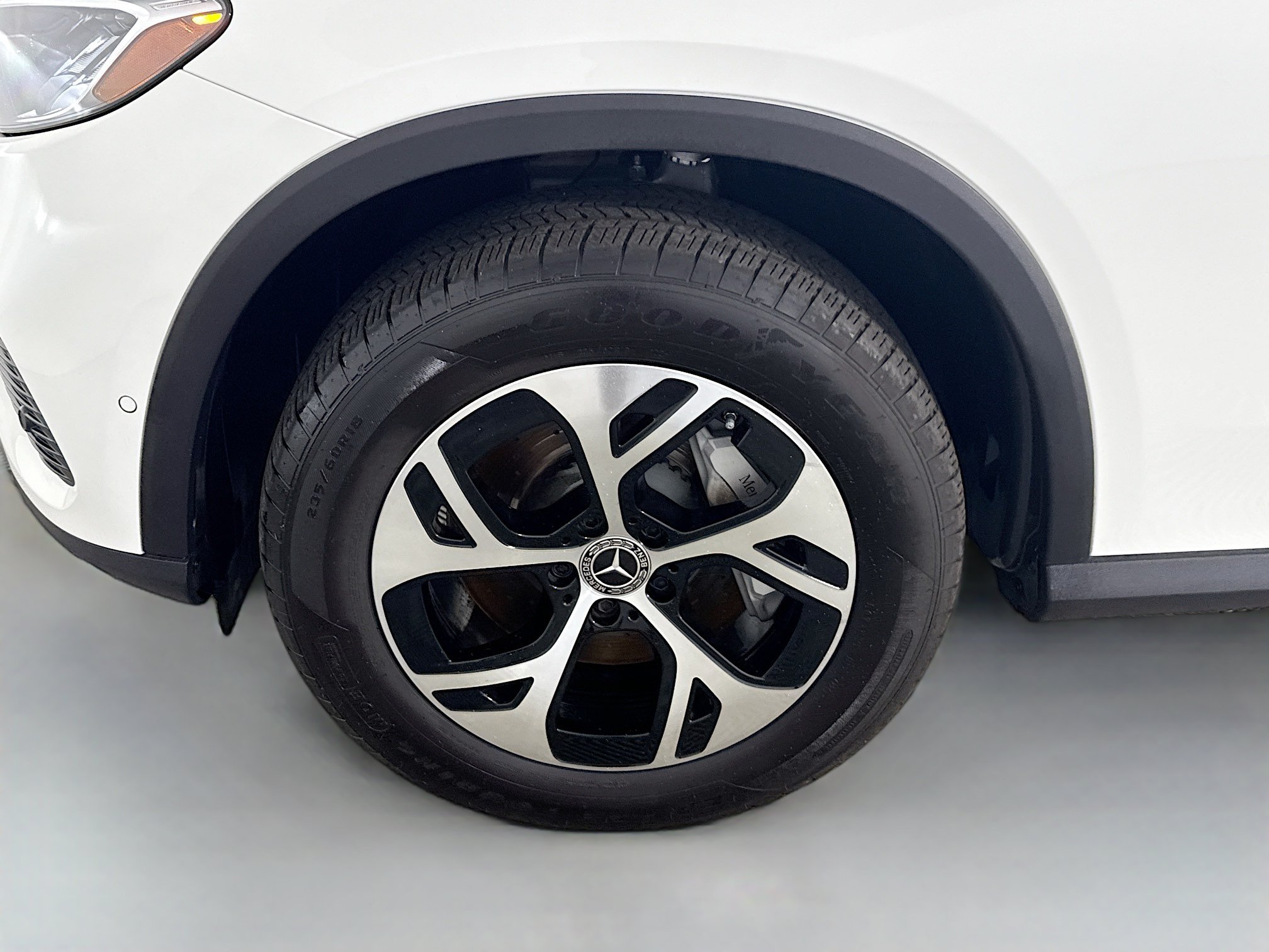 Used 2025 Mercedes-Benz GLC 350e 4MATIC image 38