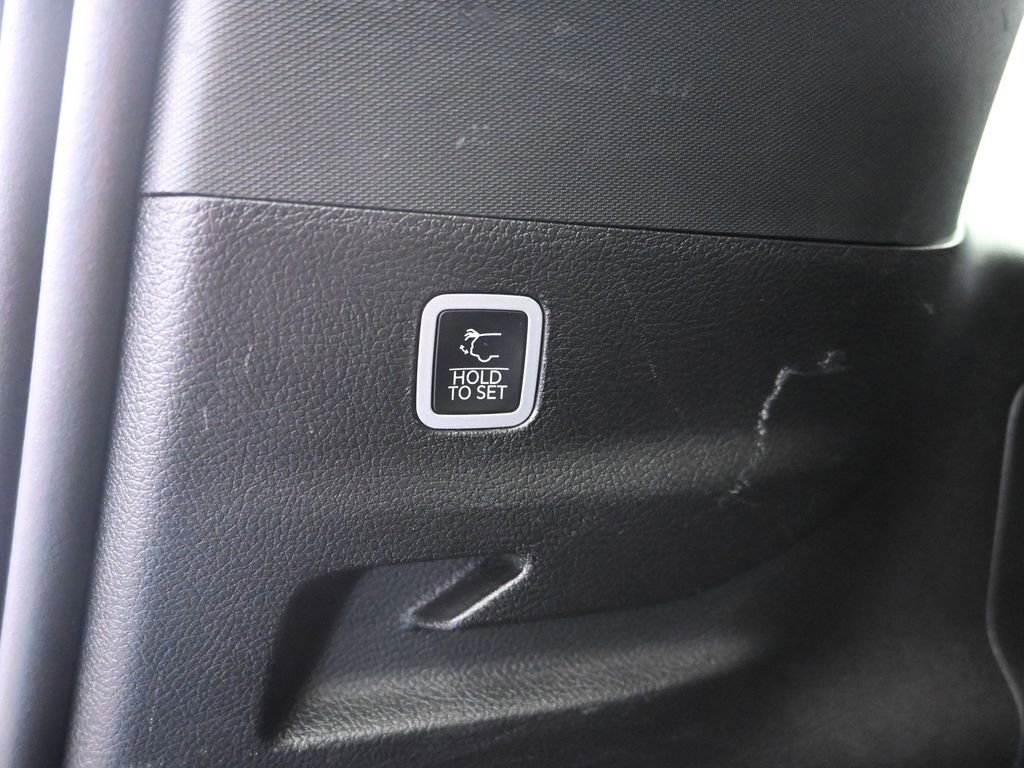 Used 2024 Jeep Wagoneer L Series II RWD image 26