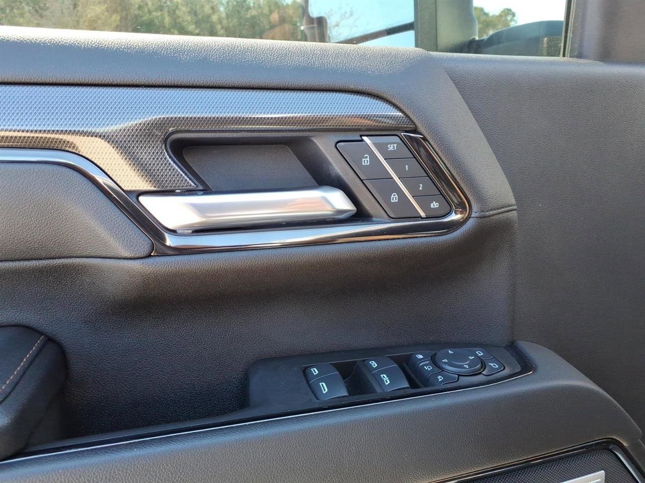 Used 2025 GMC Sierra 2500 AT4 w/ AT4 Premium Plus Package image 12