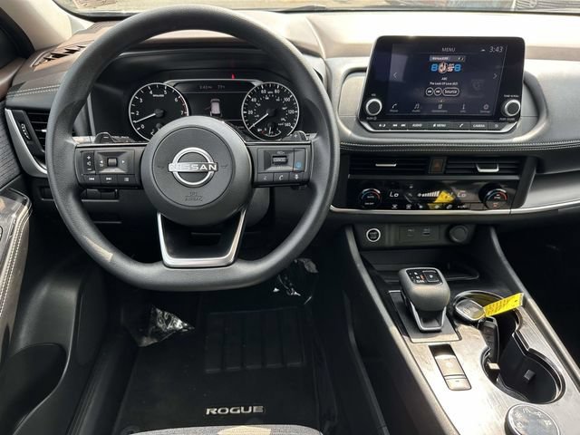 Used 2023 Nissan Rogue SV AWD/4WD image 3