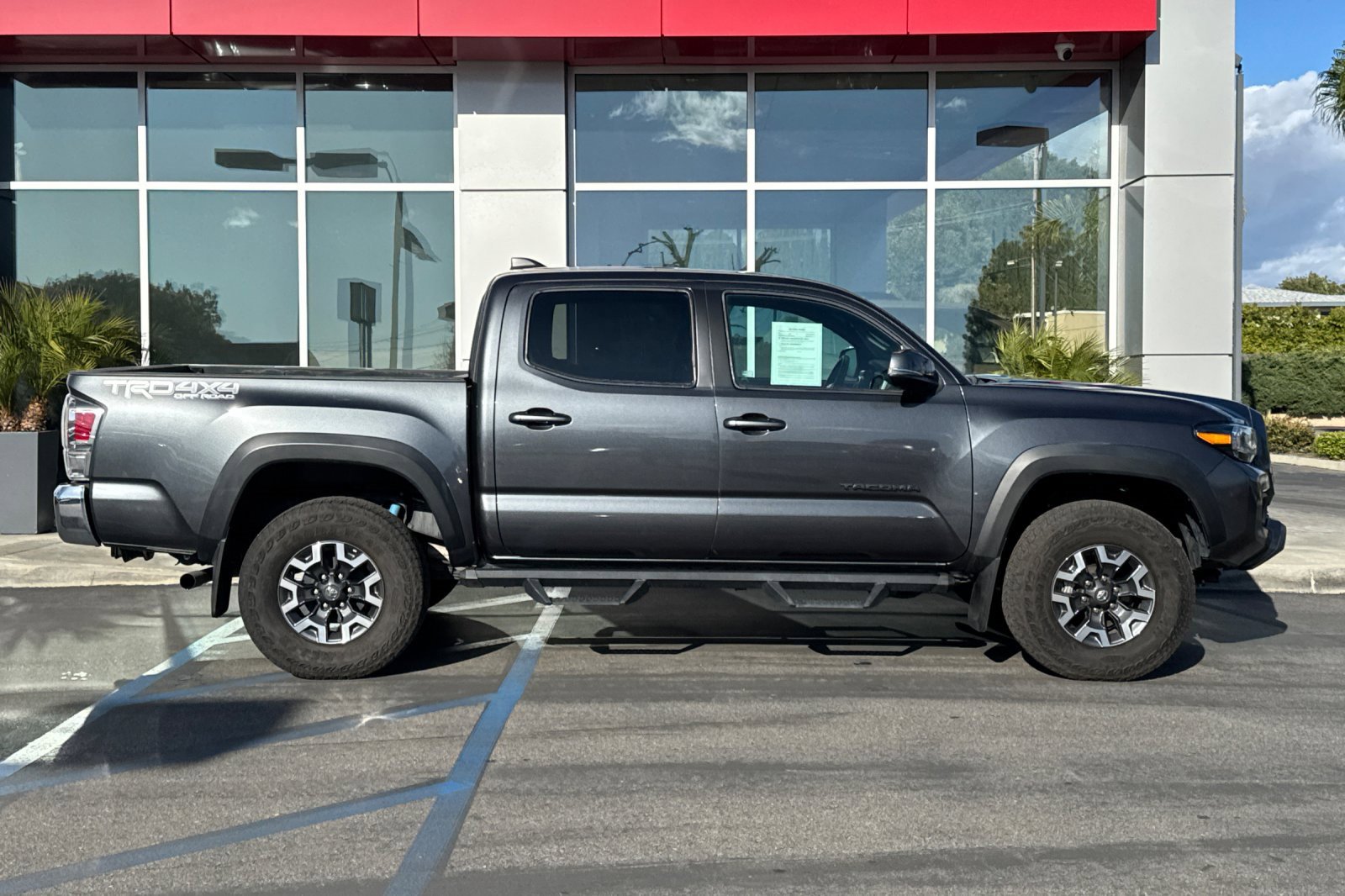 Used 2023 Toyota Tacoma TRD Off-Road image 4