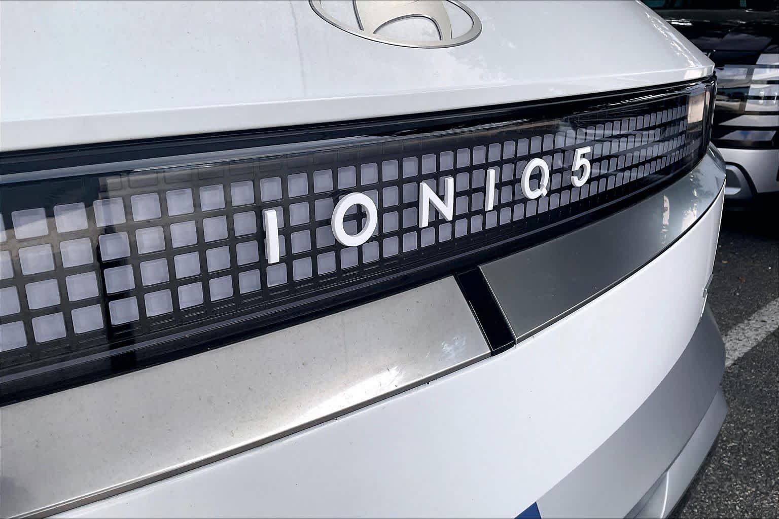 Certified 2025 Hyundai Ioniq 5 Limited AWD/4WD image 30