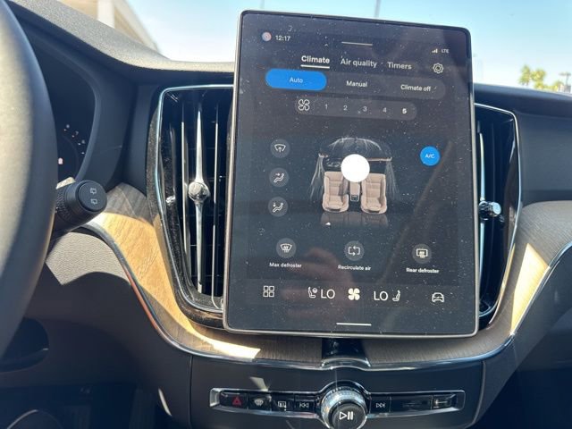 New 2026 Volvo XC60 B5 Plus w/ Climate Package image 27