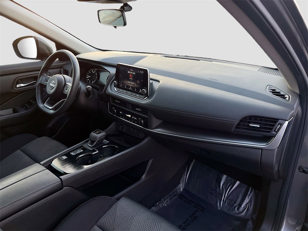 Used 2024 Nissan Rogue SV image 26