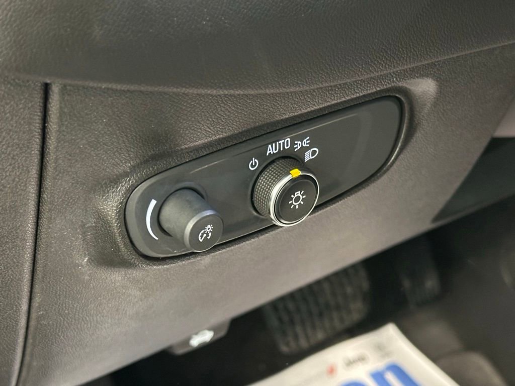 Used 2022 Chevrolet Equinox LT image 16