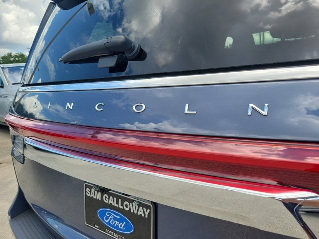 Certified 2023 Lincoln Navigator Reserve AWD/4WD image 7