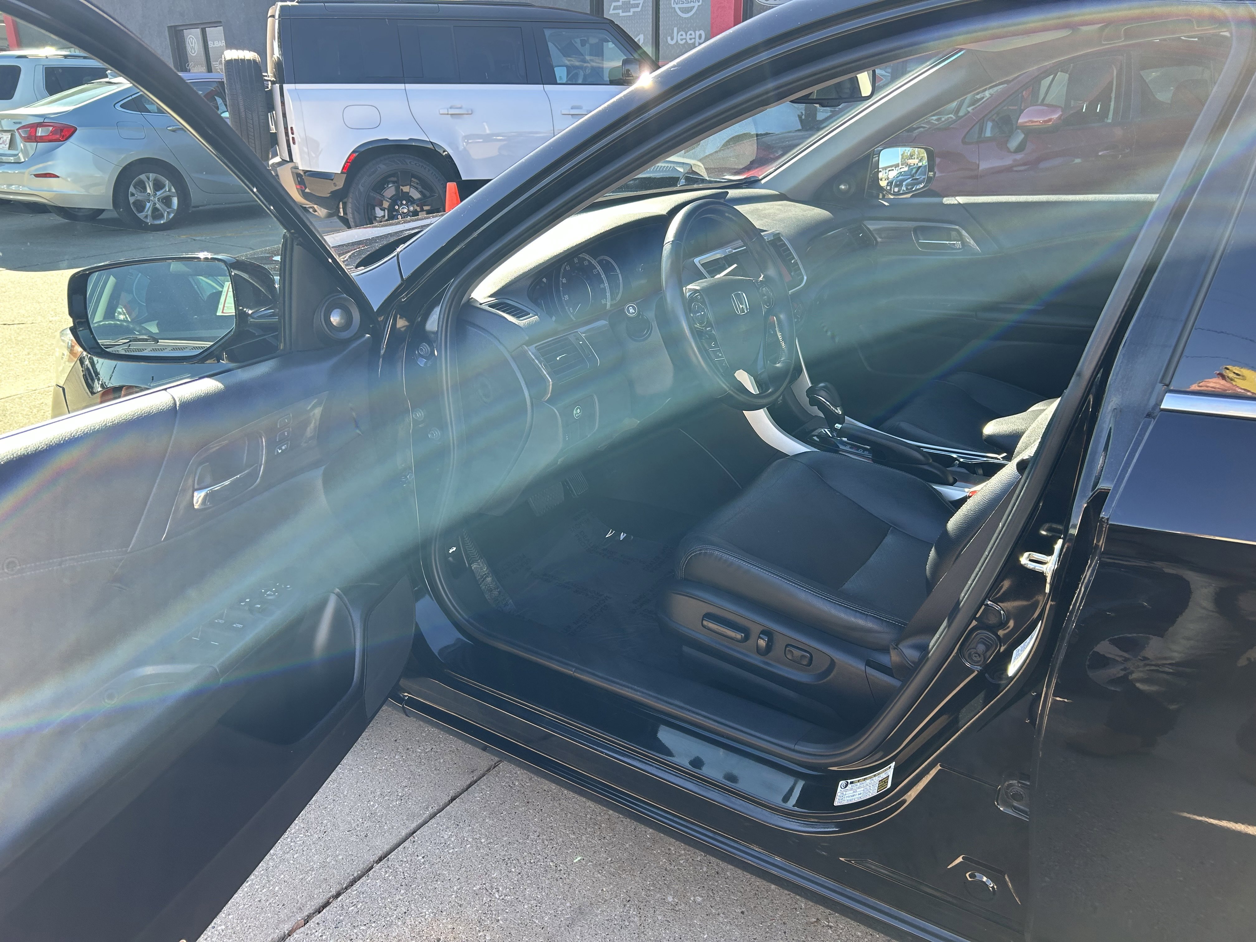 Used 2017 Honda Accord EX-L image 5