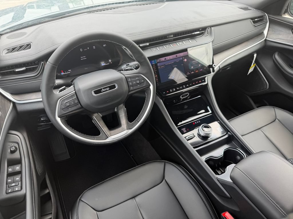 New 2026 Jeep Grand Cherokee Limited RWD image 10