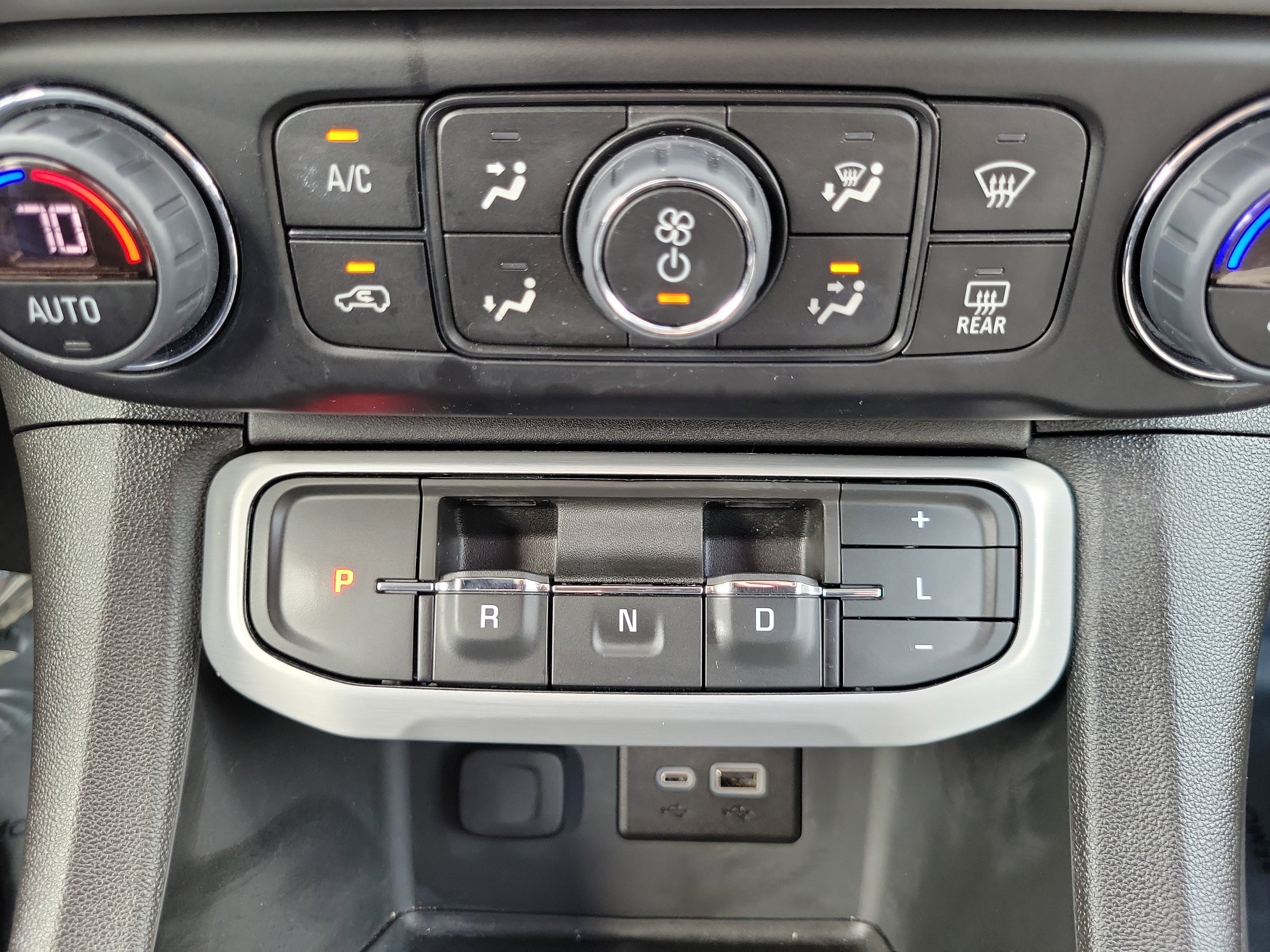 Used 2023 GMC Acadia SLE image 21