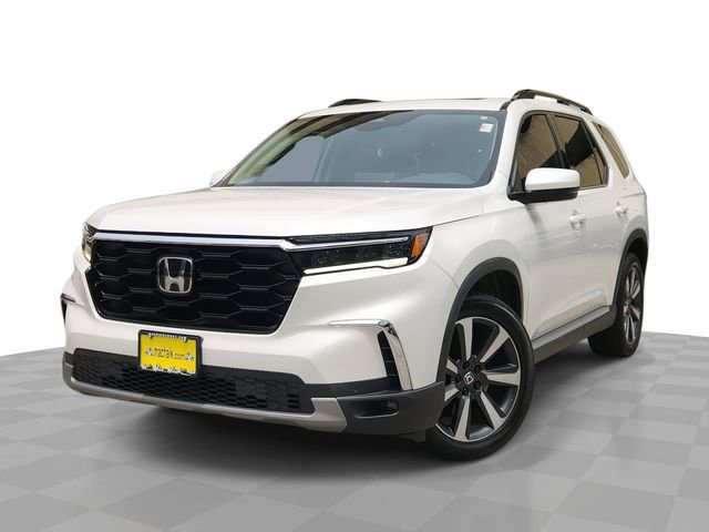 Used 2023 Honda Pilot Touring image 1