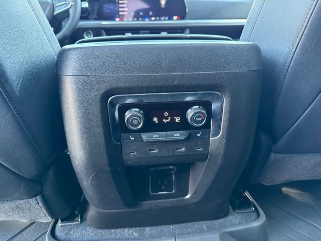 Used 2025 Chevrolet Tahoe Premier AWD/4WD image 35