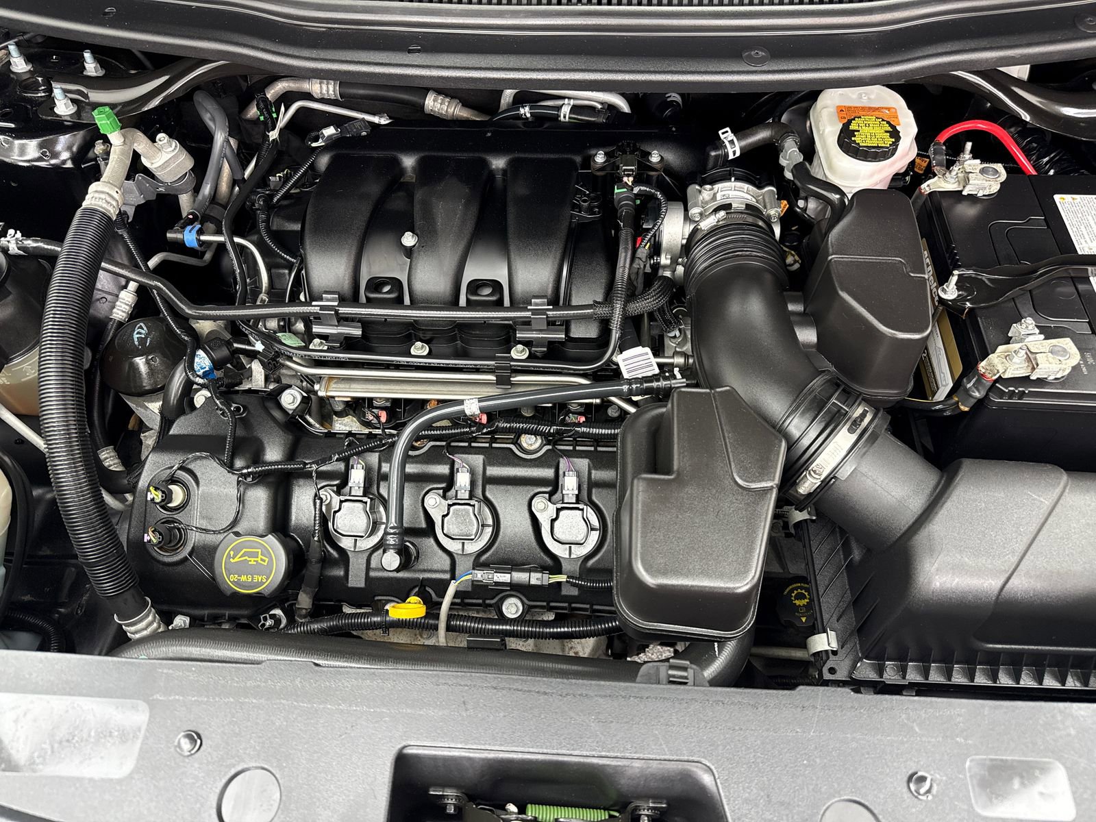 Used 2018 Ford Explorer Limited w/ Ford Safe & Smart Package FWD image 58