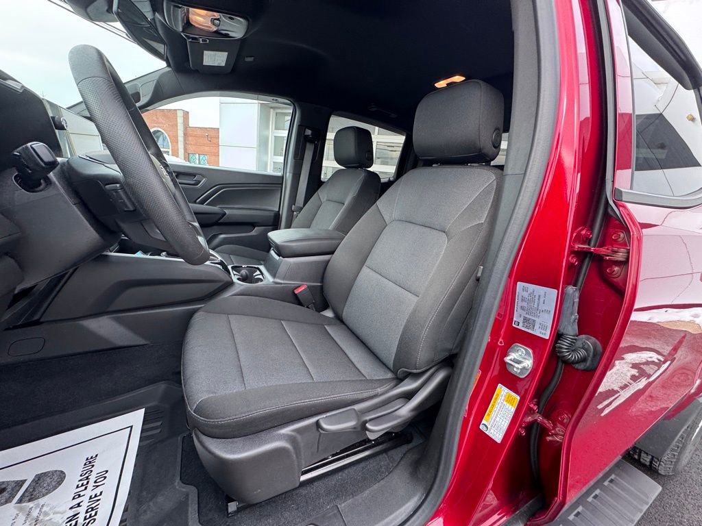 Used 2025 Chevrolet Colorado W/T w/ Advanced Trailering Package image 12