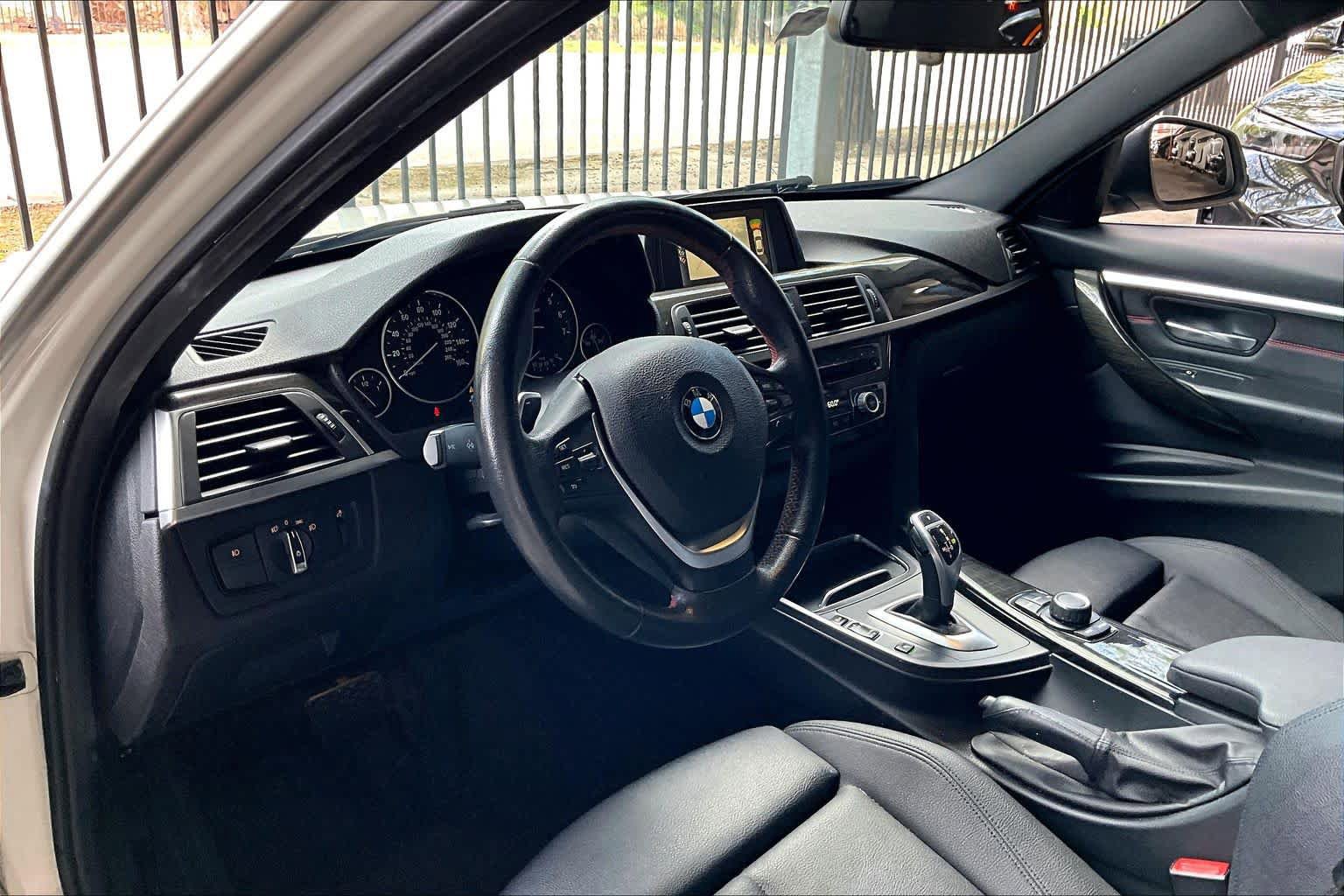 Used 2017 BMW 330i Sedan image 17