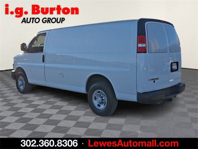 Used 2019 Chevrolet Express 2500 image 4